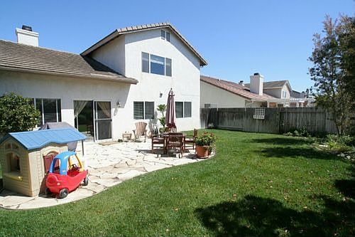 4th image of 1551 Daffodil Ave