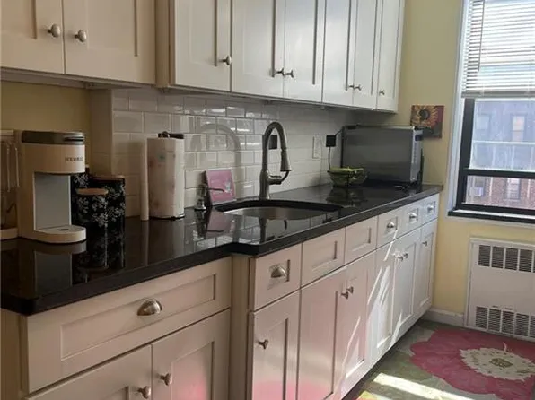 2229 Knapp St APT 4H, Brooklyn, NY 11229