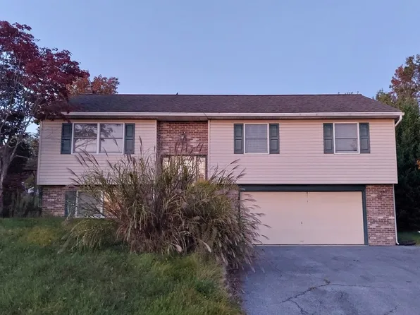 102 E Manor Dr, Lititz, PA 17543