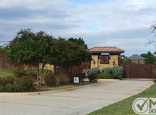 104 Bosque Ct, Azle, TX 76020