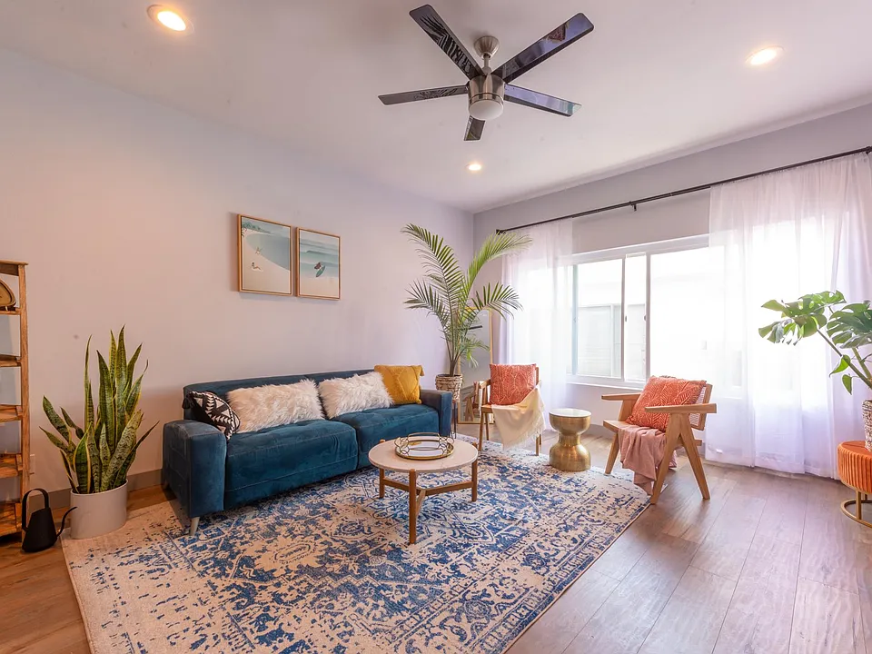 1119 Lincoln Blvd #6