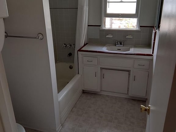 3rd image of 4080 Madison Ave APT 1