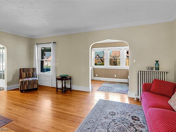 2nd image of 3638 Washington Blvd
