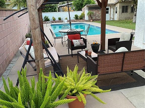 2nd image of 9413 Cecilia St