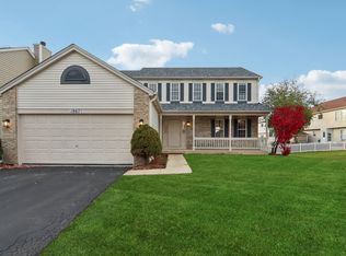 1867 Lake Shore Dr, Romeoville, IL 60446