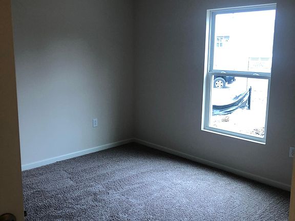 3rd image of 120 Twin Creek Way