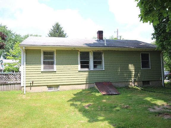 3rd image of 27 Ashley Dr