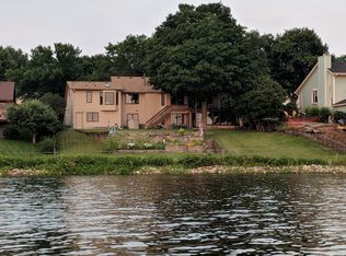 9041 Chesshire Ln N, Maple Grove, MN 55369