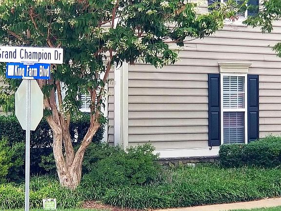 3rd image of 233 King Farm Blvd