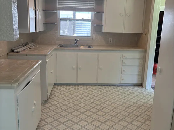 501 16th St NW, Largo, FL 33770