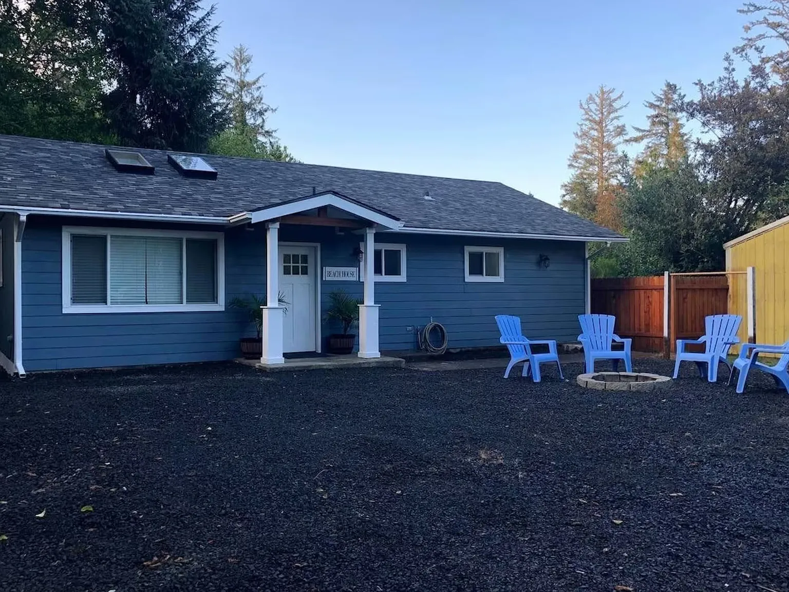 3 bed, 1.5 bath, 1100 sqft, $1,799 — Photo 2