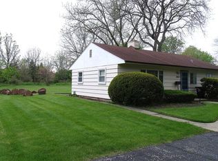1851 Oakwood Rd, Northbrook, IL 60062