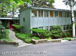 2 Orchard Ln, Clarks Summit, PA 18411