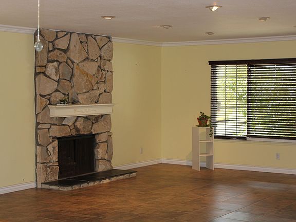 5th image of 1812 N Lyndhurst Ave