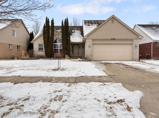 21242 Clear Creek Blvd, Clinton Township, MI 48036