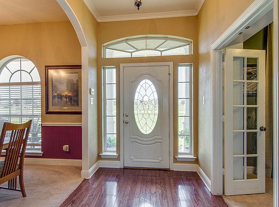4th image of 2125 Meadow Springs Dr