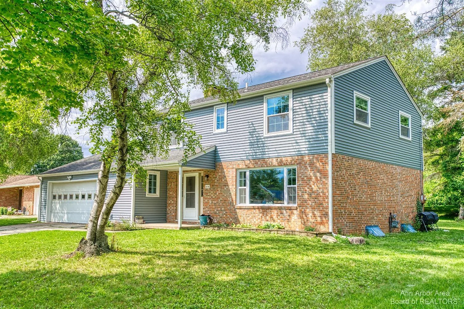 14 Hickory Dr photo 1
