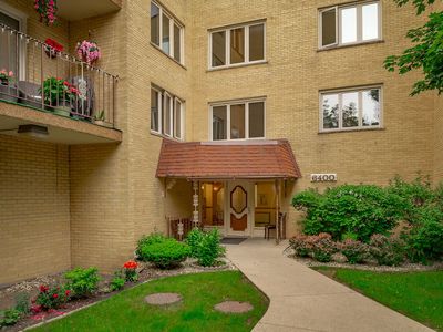 6400 W Belle Plaine Ave APT 309, Chicago, IL, 60634
