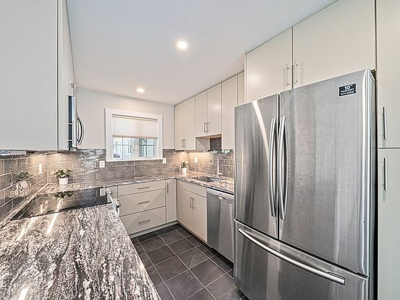 2nd image of 11 Nancy Rd APT 4