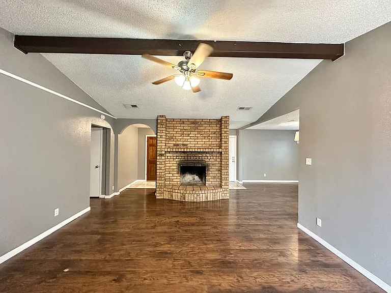 2108 Acron Dr — Photo 4
