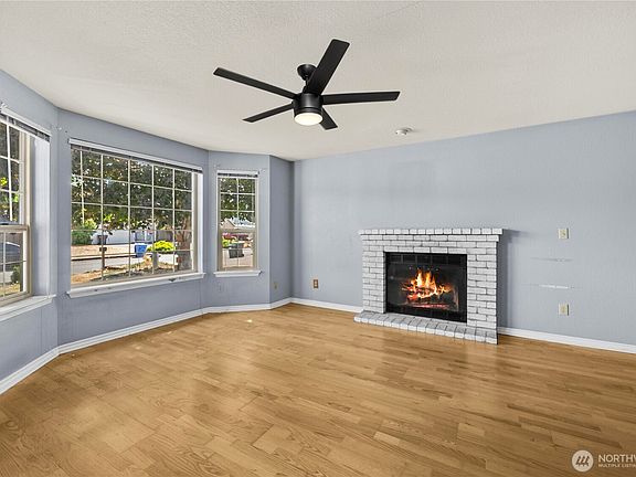 4th image of 14718 22nd Ave E Avenue E