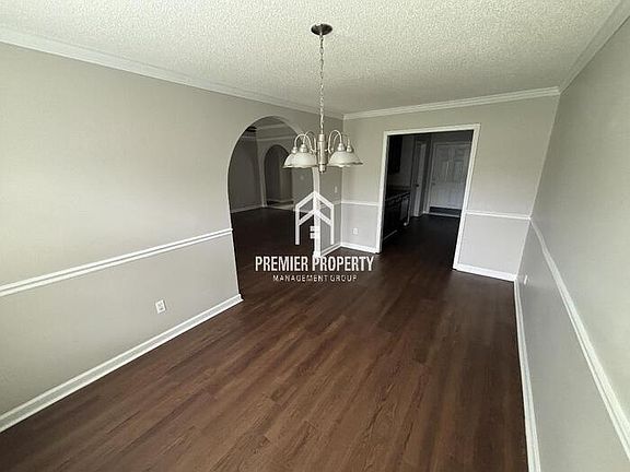 5th image of 11316 Evergreen Ave