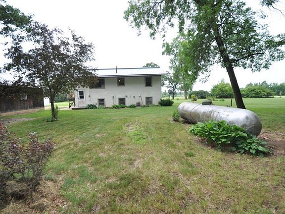 3rd image of 25484 Rum River Dr NW