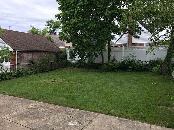 3rd image of 8146 250th St