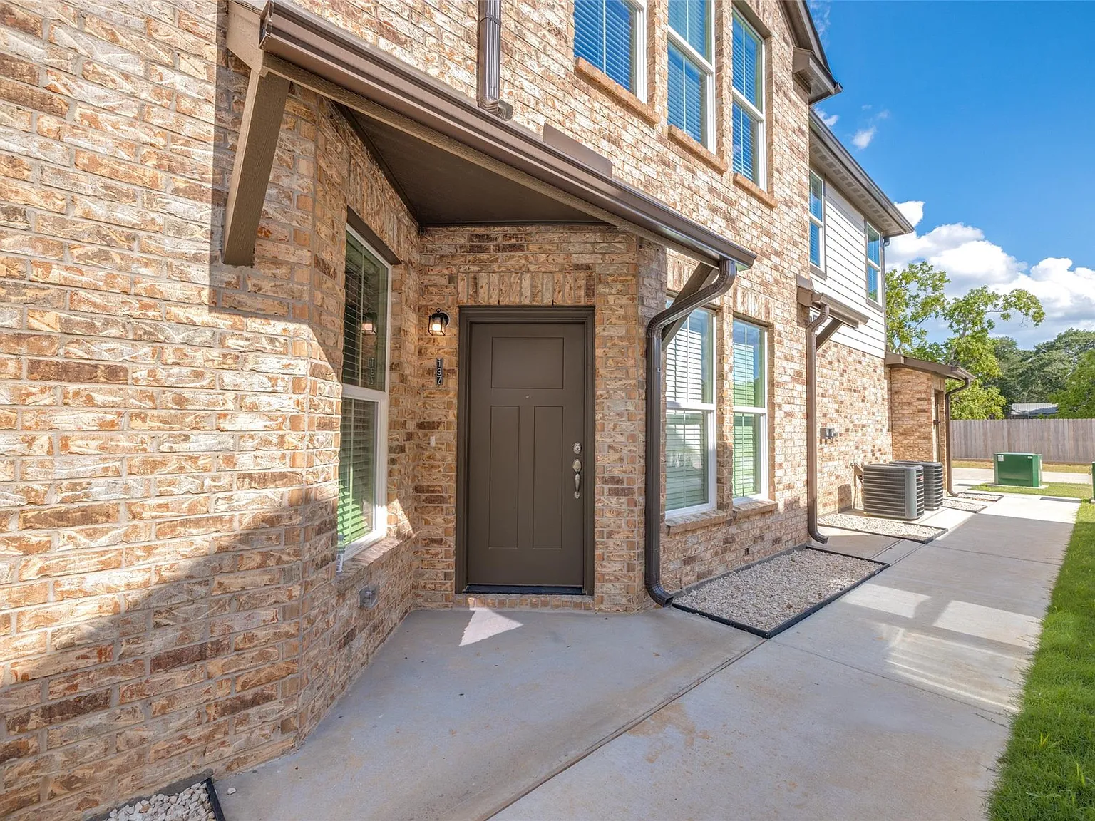 3 bed, 2.0 bath, 1139 sqft, $1,495 — Photo 4