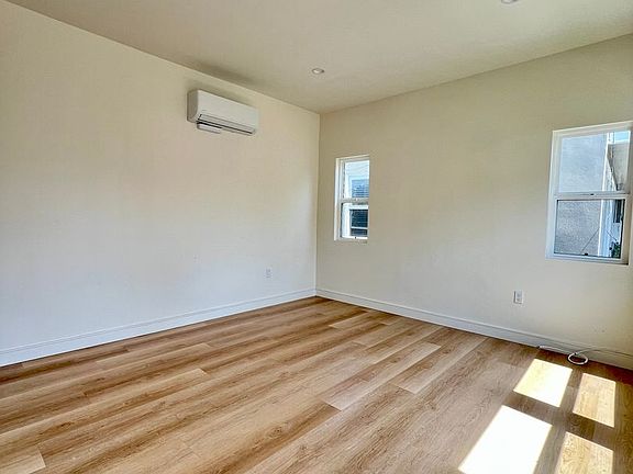 4th image of 917 Lincoln Blvd #5