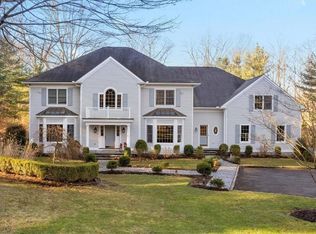 5 Valley Pl, Harrison, NY 10528