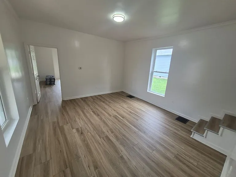 143 Kenton St — Photo 6