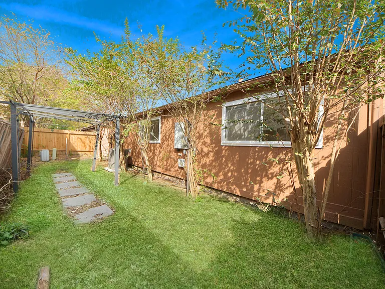 17003 Amidon Dr — Photo 4