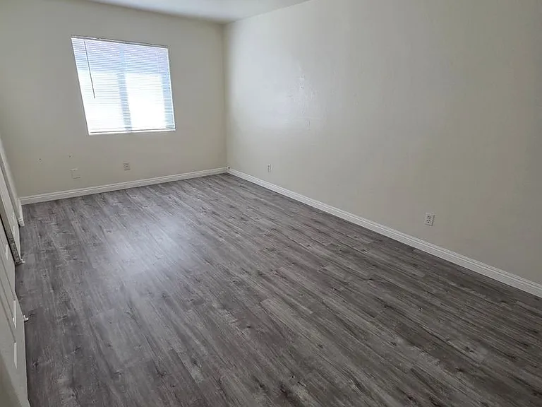 6553 McRae Ave — Photo 14