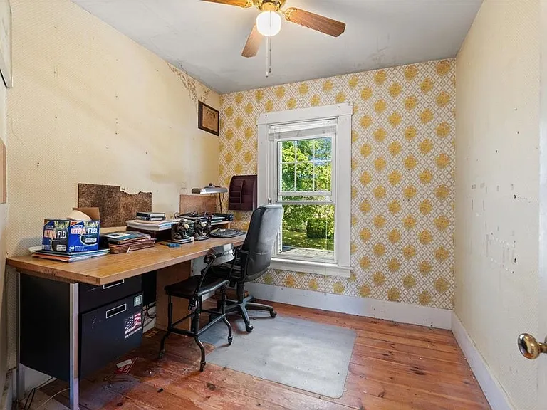 20 Stark Ave — Photo 16
