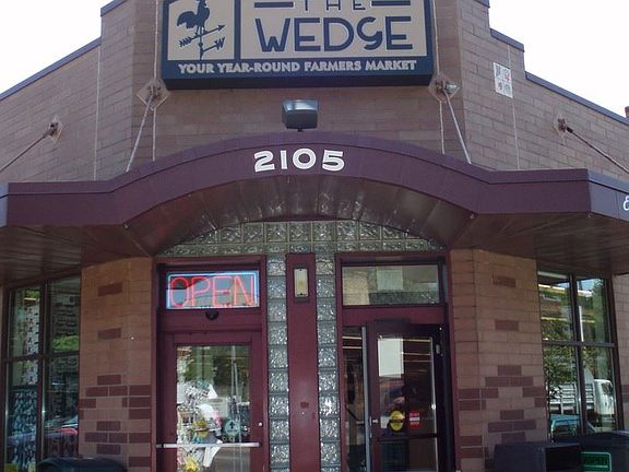 3rd image of 610 W Franklin Ave APT 304