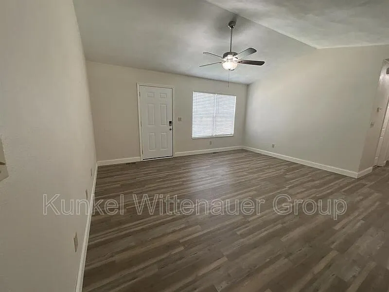 3 bed, 2.0 bath, 1250 sqft, $1,550 — Photo 3