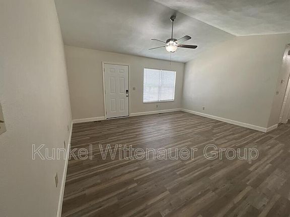 3rd image of 506 Draco Dr