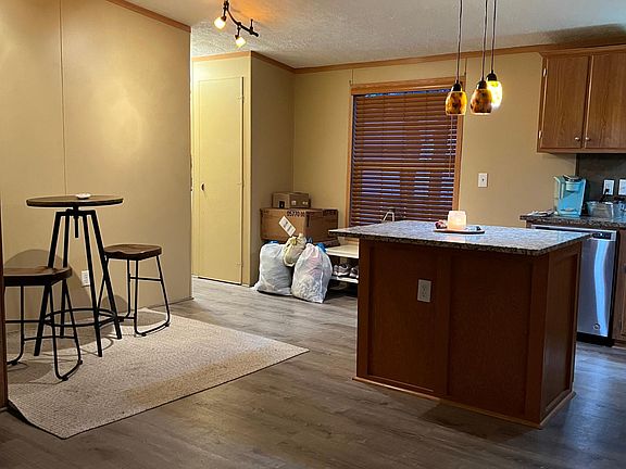 Eat in kitchen space
