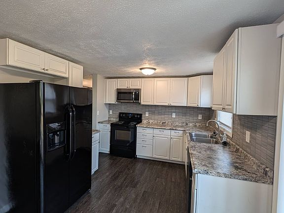 3rd image of 804 Nordhoff Farm Dr