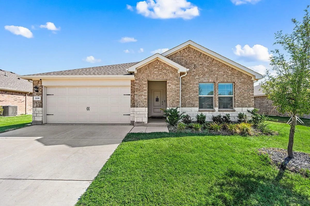 4 bed, 2.0 bath, 1790 sqft, $2,225 — Photo 1