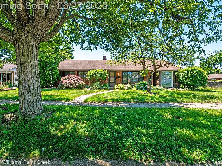 20510 Luna St — Photo 2
