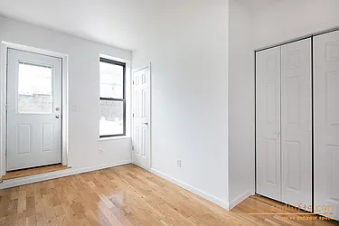 Rented by aptsandlofts.com