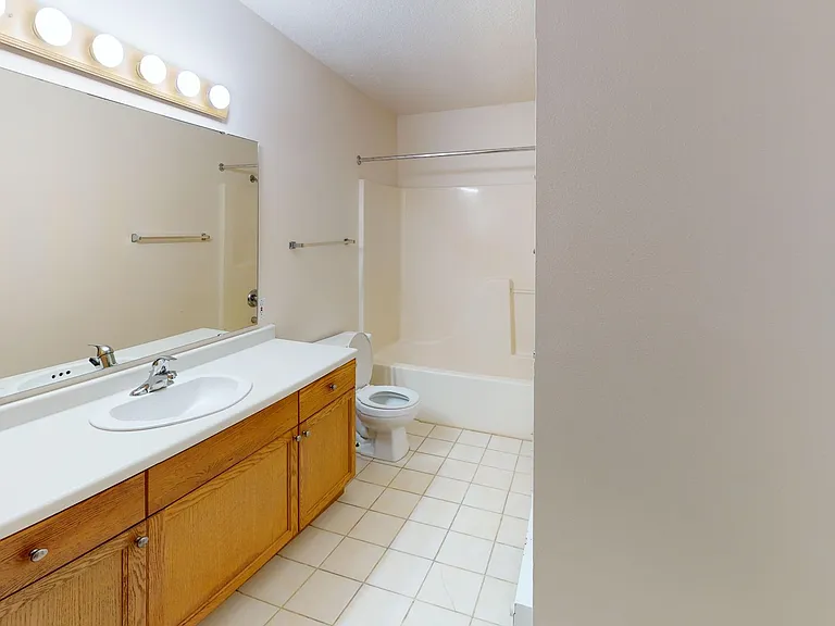 Dakota Park Apartments — Photo 39