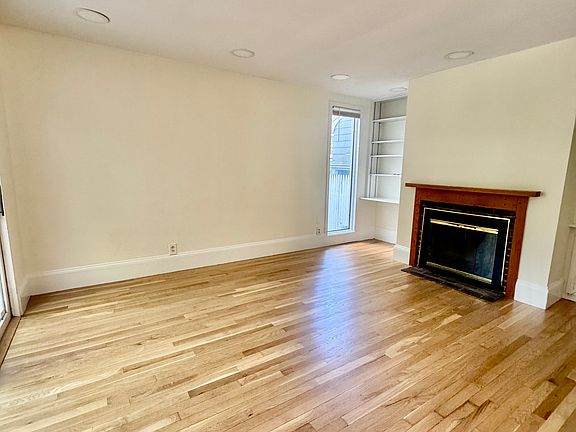 4th image of 98.5 Foster St