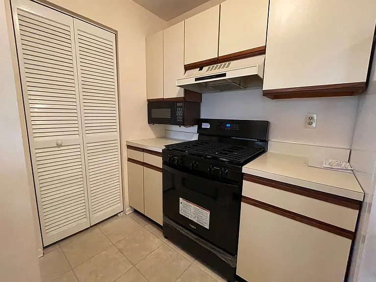 502 Diamond Dr — Photo 4