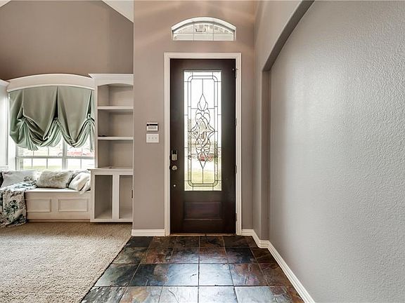 4th image of 5135 Balmoral Ct