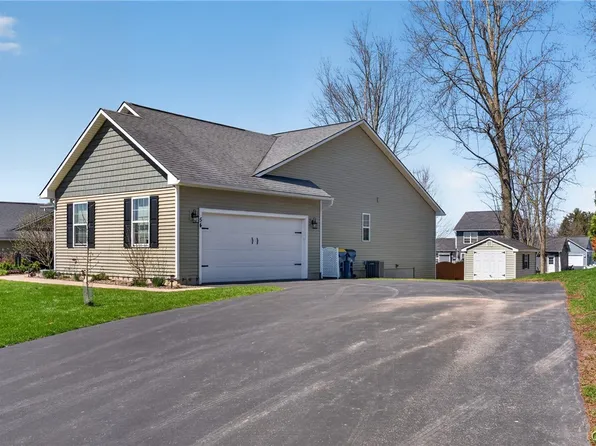 54 Aspen Springs Dr, Baldwinsville, NY 13027