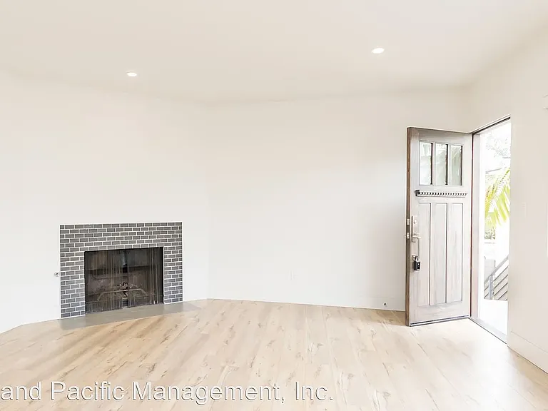 1351 Manhattan Beach Blvd #4 — Photo 3