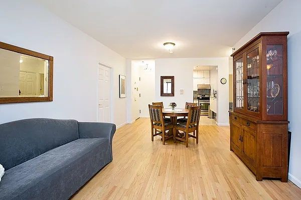Rented by Compass | media 7